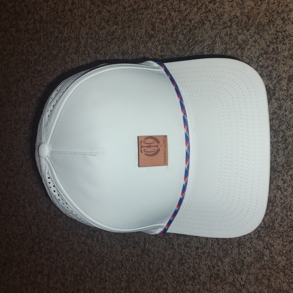 Branded Bills Other - Town & Country Club Minnesota Stitched Patch Trucker Mesh Snapback Golf Hat
